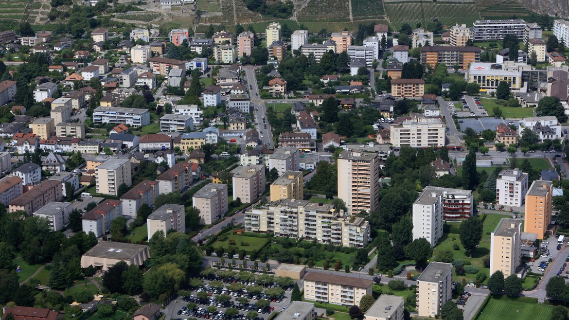Aerial view of Martigny, medium-sized city in Valais.© Istock/Catherine Leblanc