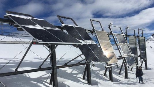 Removable photovoltaic panels. © 2019 EPFL/CRYOS